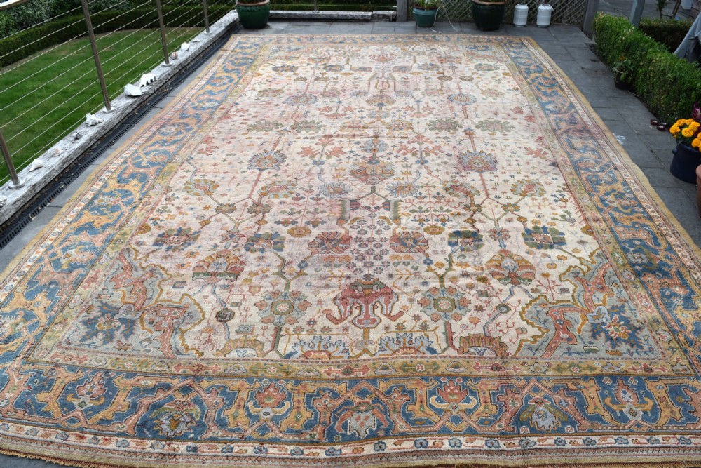 Very large antique Ushak carpet 630x398cm