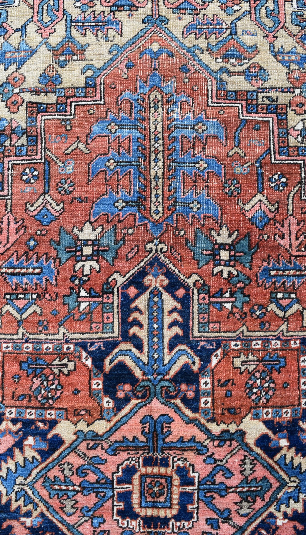 An antique small room size Heriz Carpet 283x203cm View VII