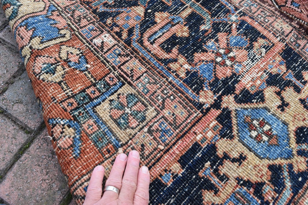An antique small room size Heriz Carpet 283x203cm View VIII