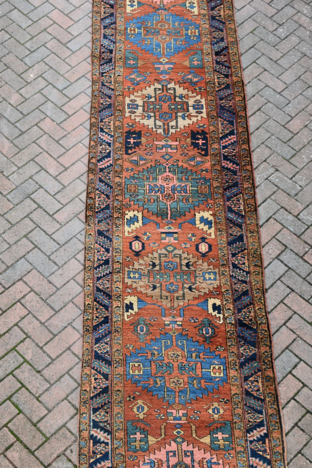An antique Heriz runner of large proportions 523x100 cm View III