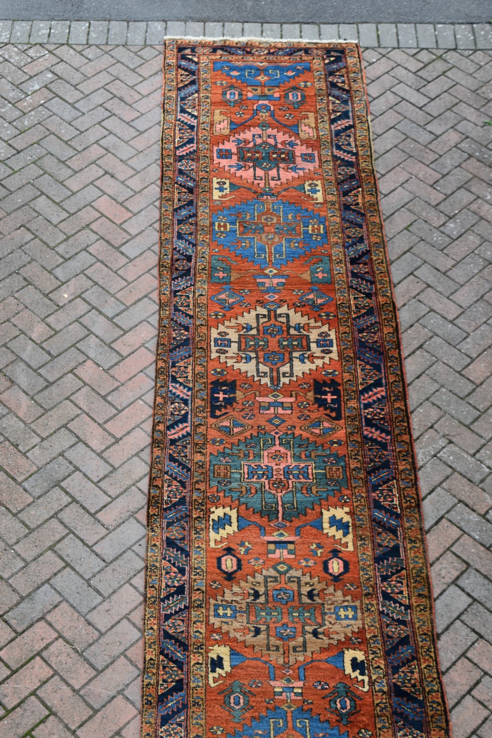 An antique Heriz runner of large proportions 523x100 cm View VI