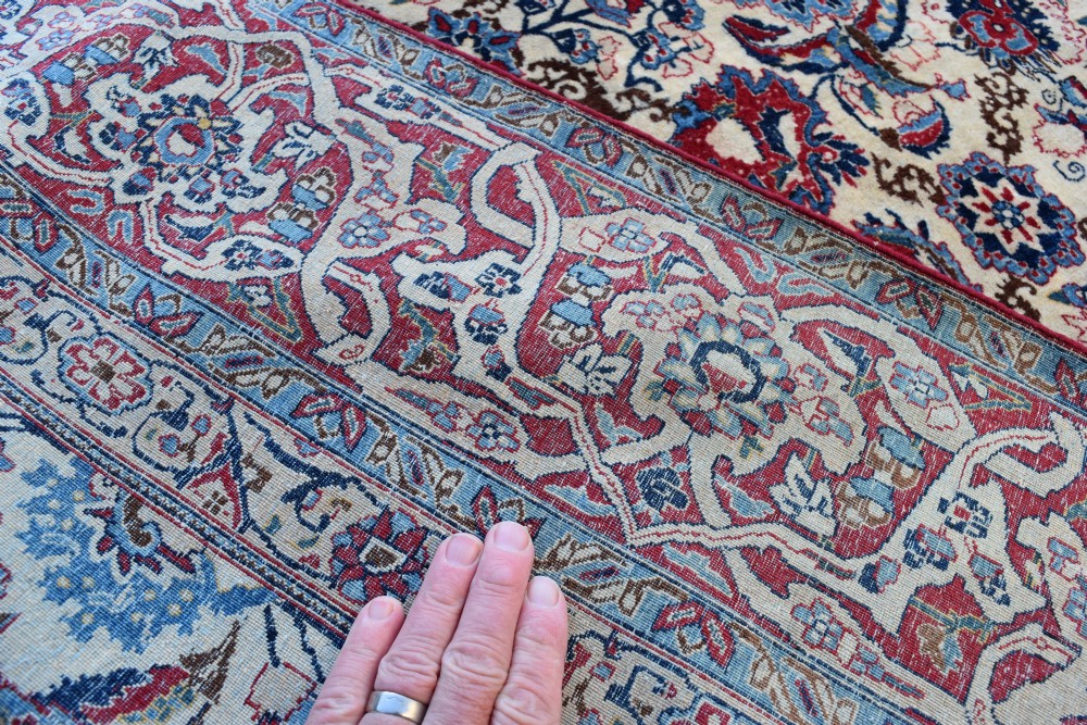 An exceptionally fine antique Isfahan carpet 278x190cm View IV