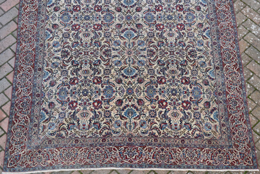 An exceptionally fine antique Isfahan carpet 278x190cm View V