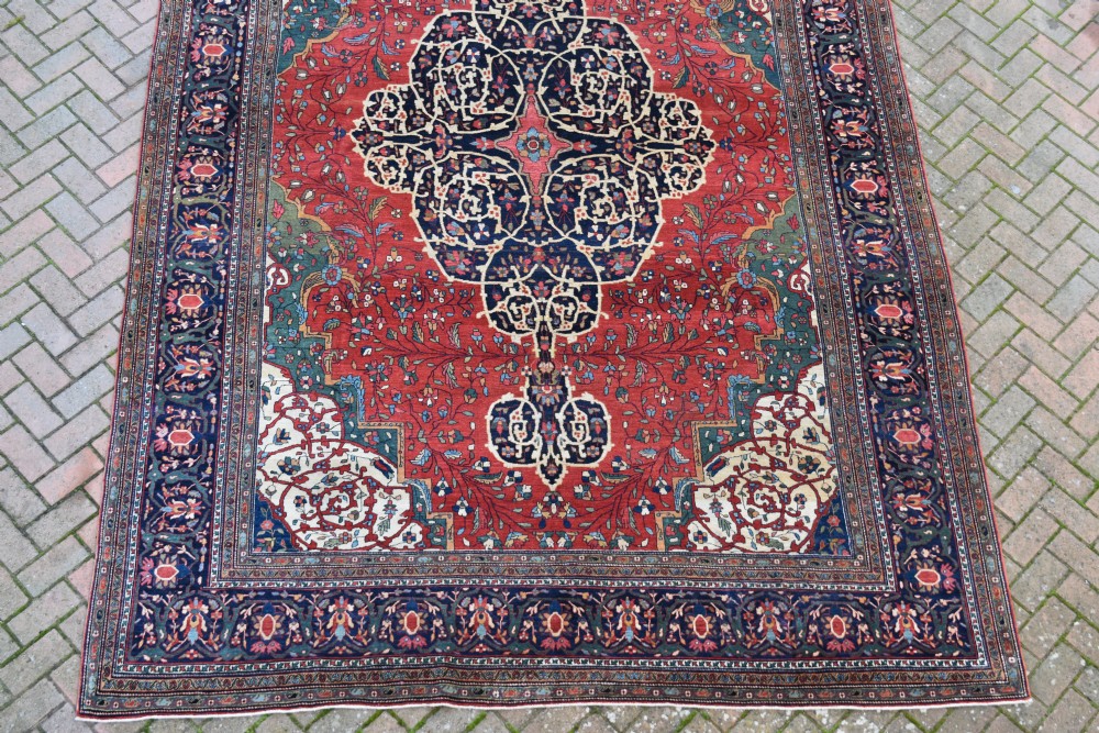 An exceptional antique Ferahan carpet 399x264cm View VI
