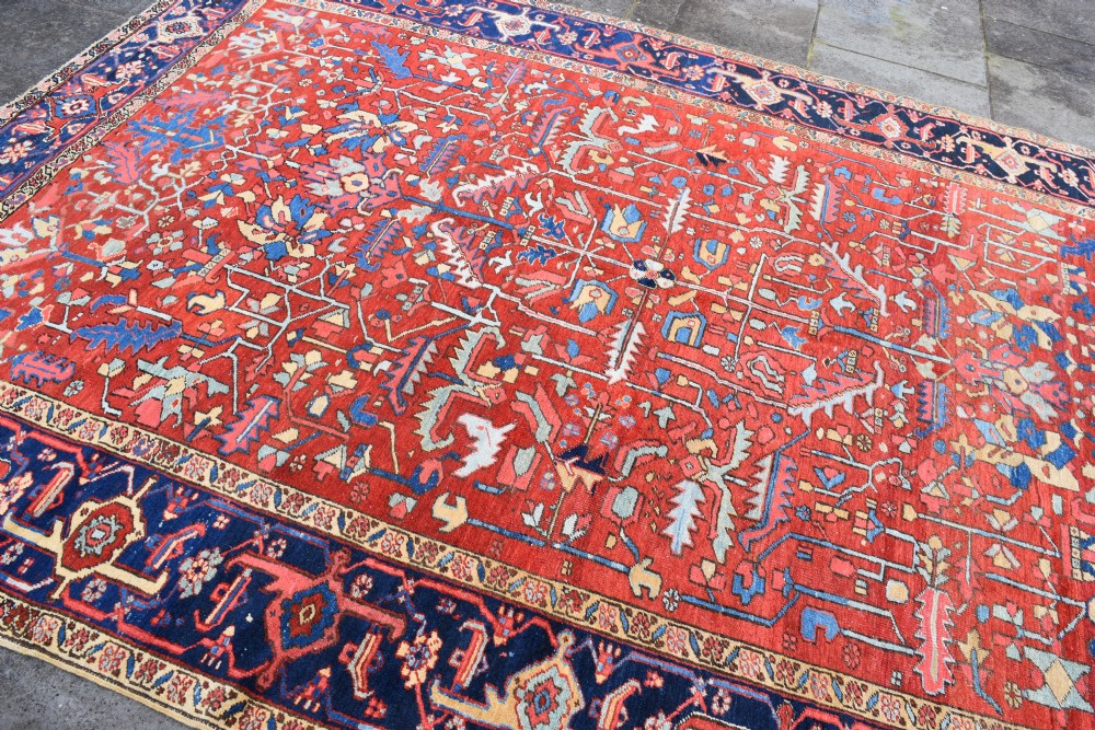 An Antique Heriz roomsize carpet 350x240 cm View VI