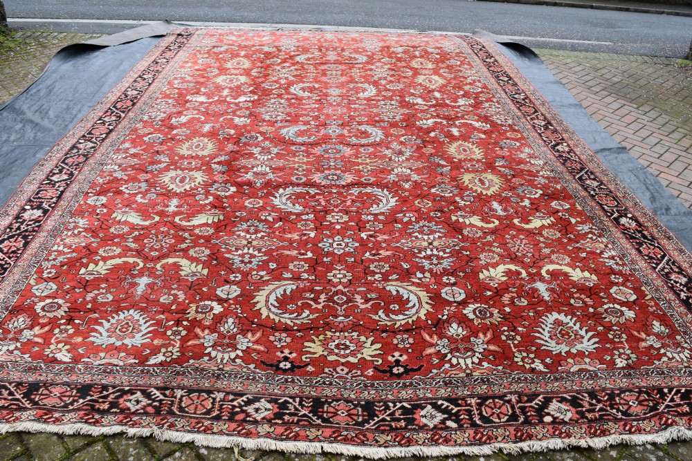 Very large antique Heriz carpet 575x369cm