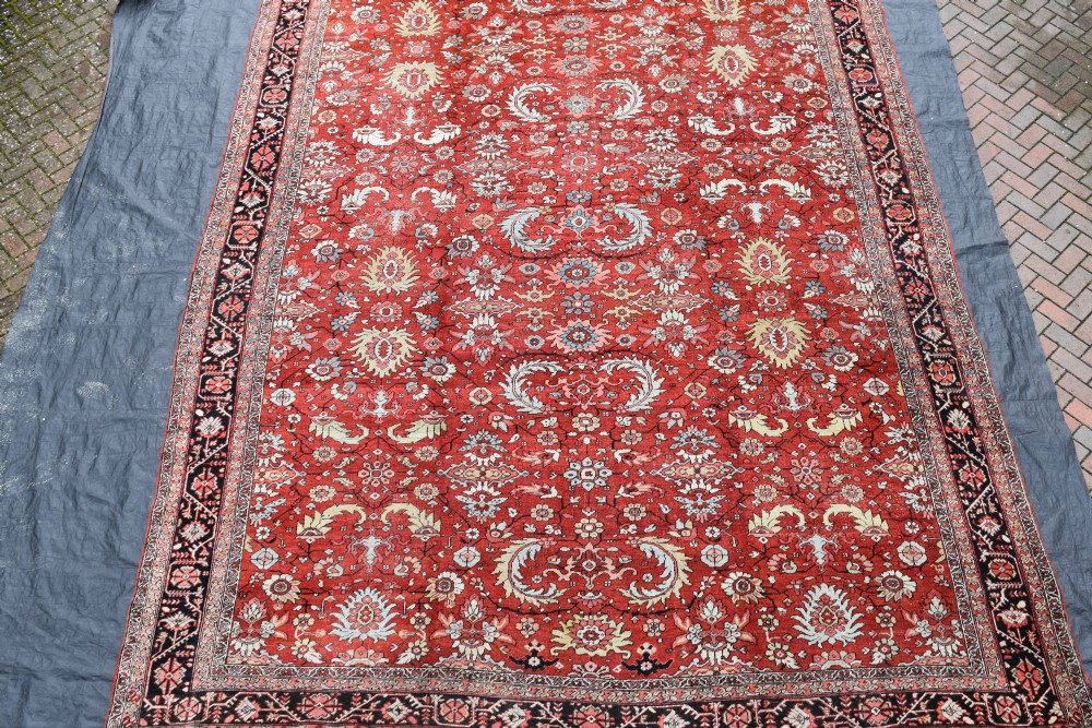 Very large antique Heriz carpet 575x369cm View IV