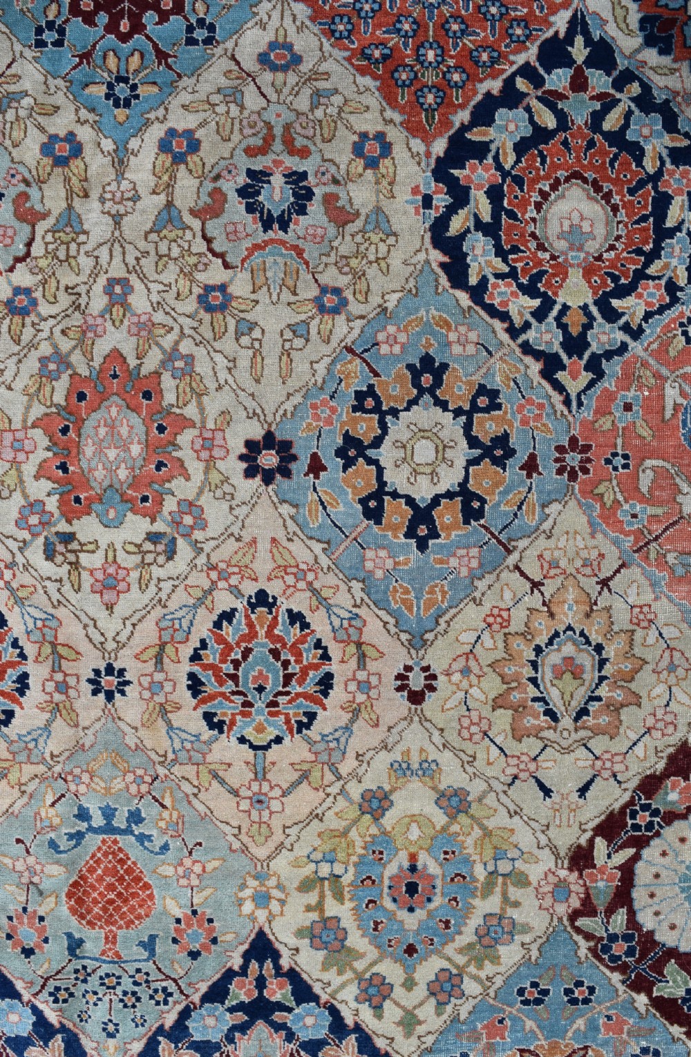 Antique Tabriz small roomsize carpet 306x207 cm View III