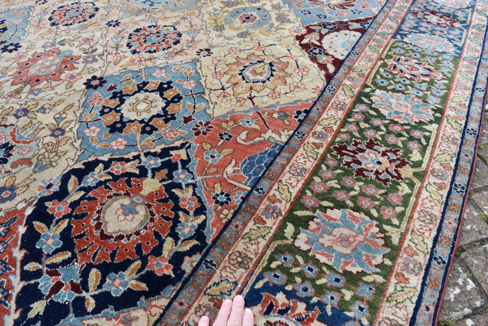 Antique Tabriz small roomsize carpet 306x207 cm View IV