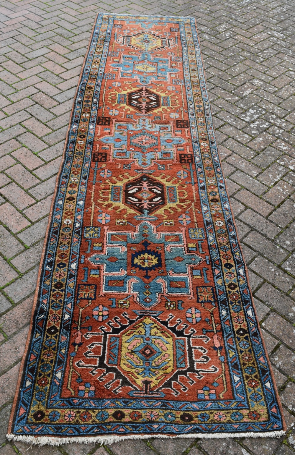 An antique Heriz narrow runner in mint condition  323x84 cm View II