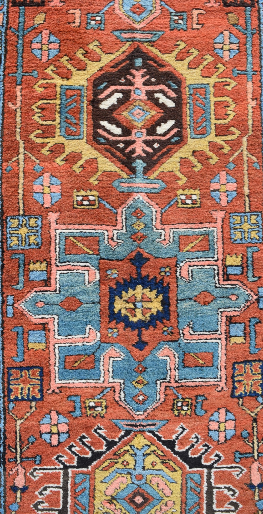 An antique Heriz narrow runner in mint condition  323x84 cm View III