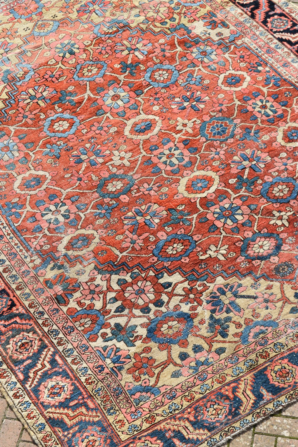Antique Heriz carpet with allover flowers 377x288 cm View IV