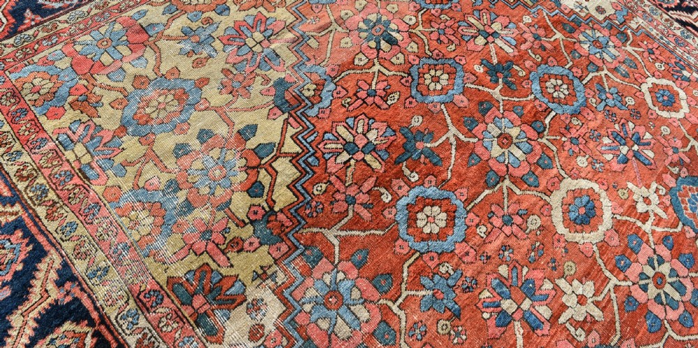 Antique Heriz carpet with allover flowers 377x288 cm View VII