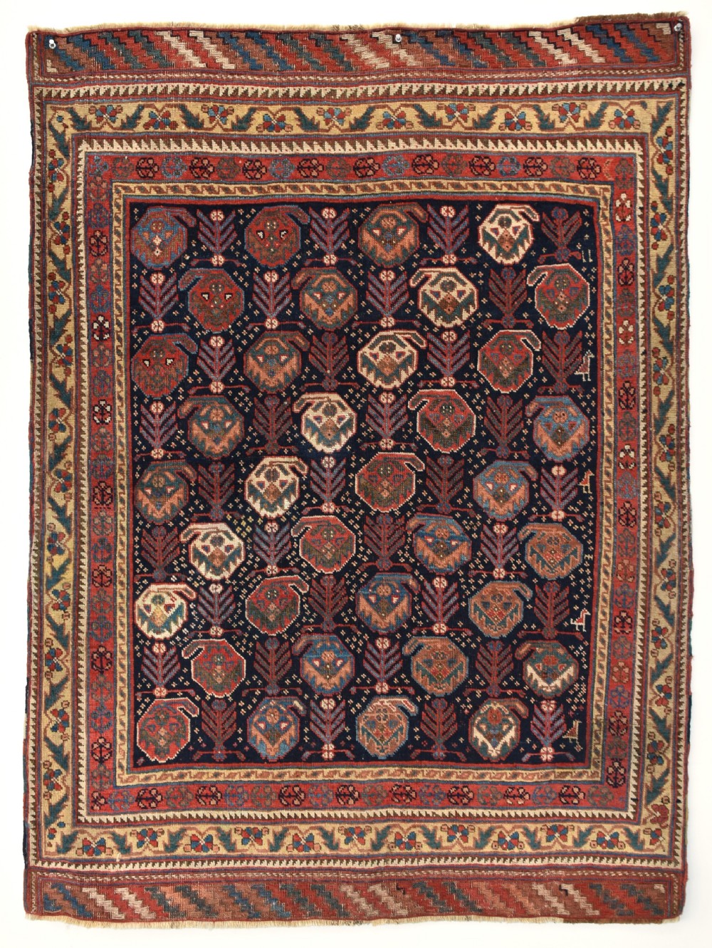 A very fine antique Afshar rug 136x100cm