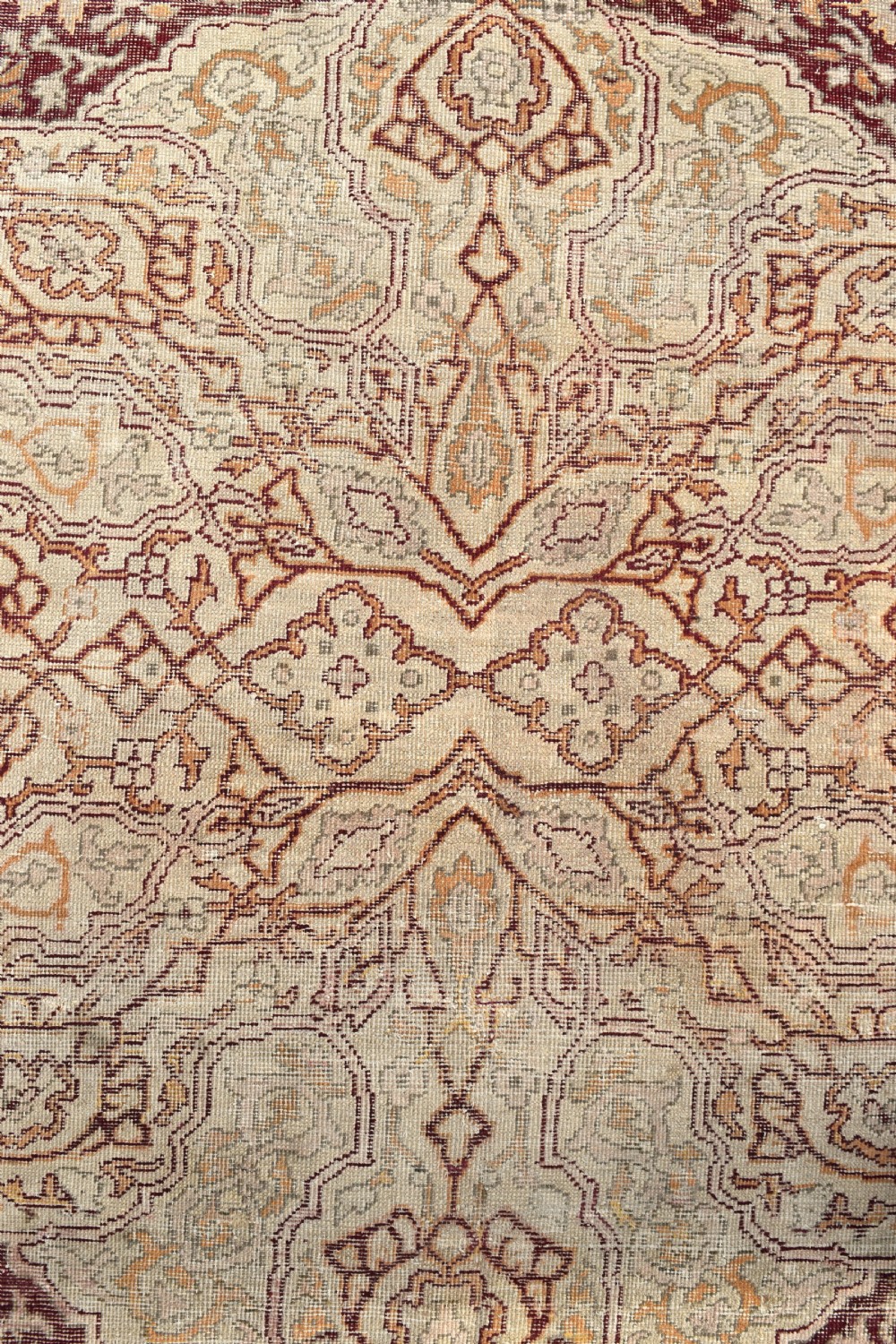 An antique Feseneh country house carpet 343x253cm View V