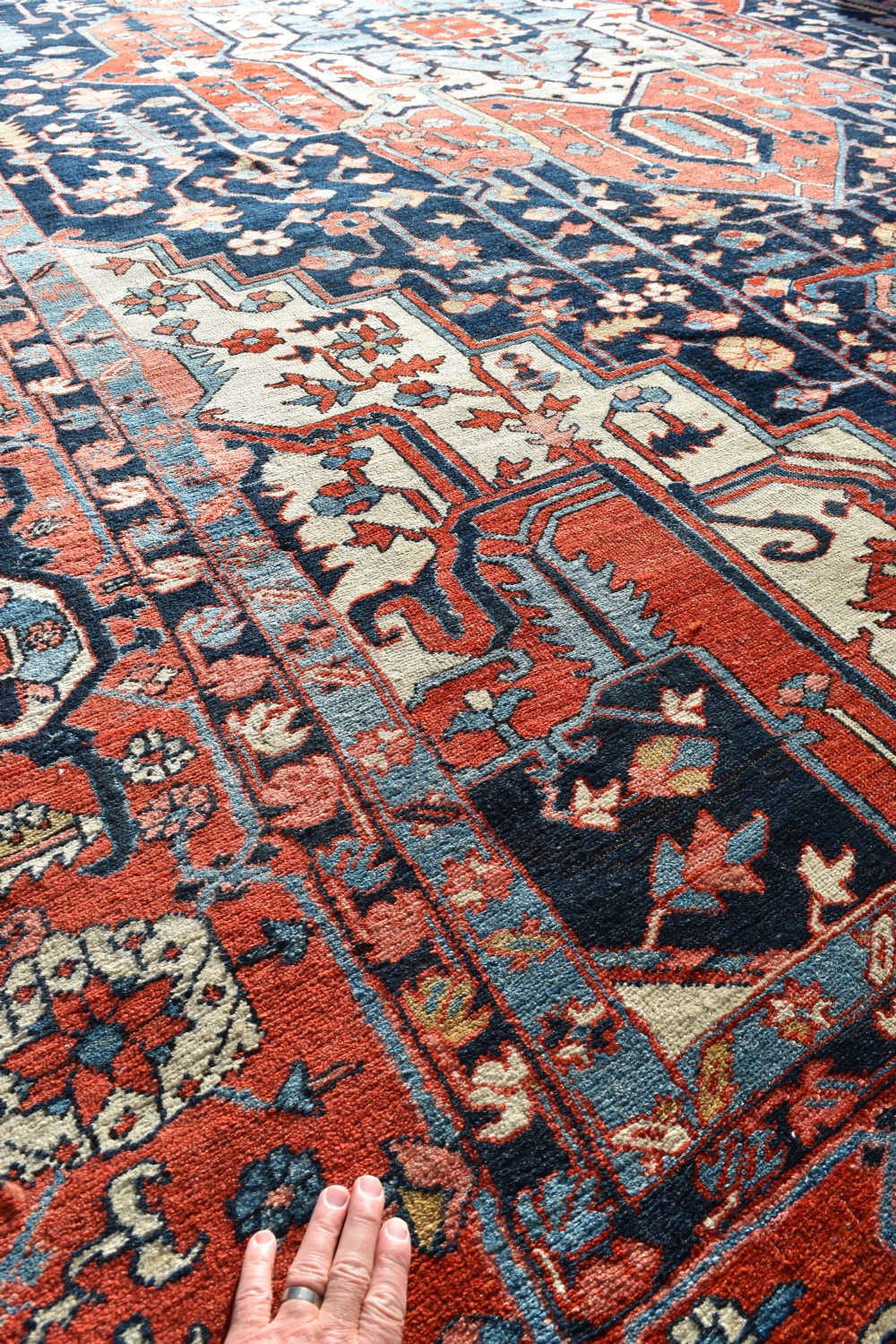 A very fine antique Serapi type Karaja over size carpet 483x350 cm View VI