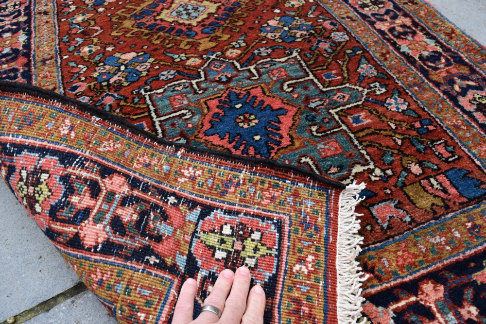 An antique Heriz rug 152x97 cm View II