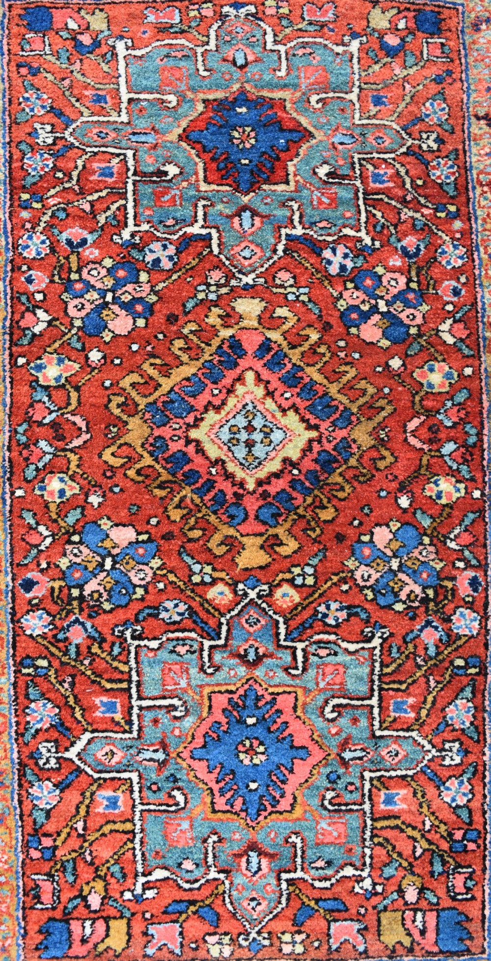 An antique Heriz rug 152x97 cm View V