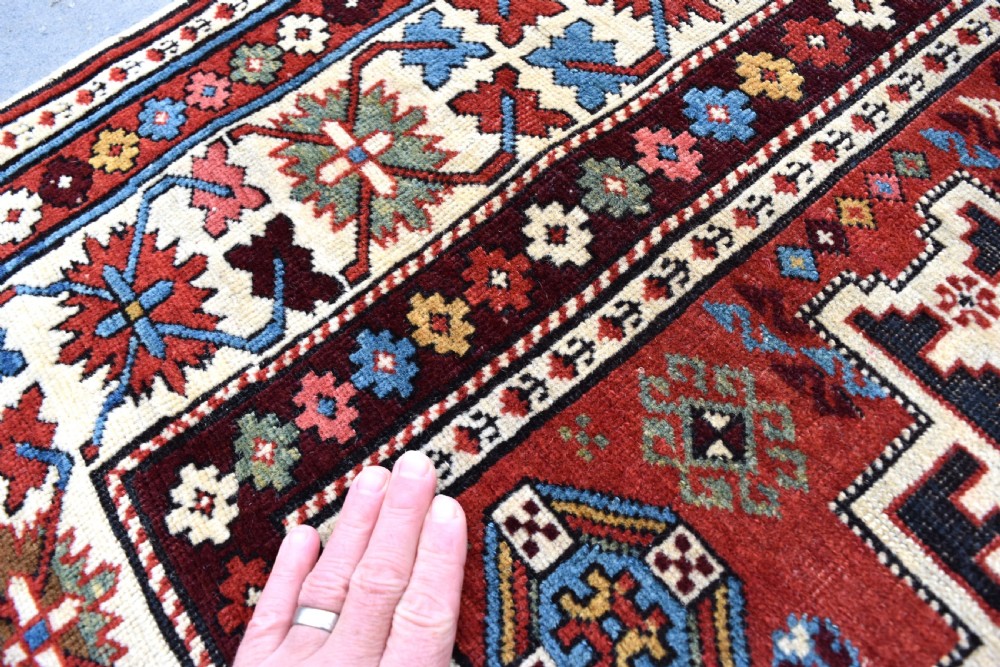 A fine antique Caucasian Leshgi rug 160x116 cm View VI