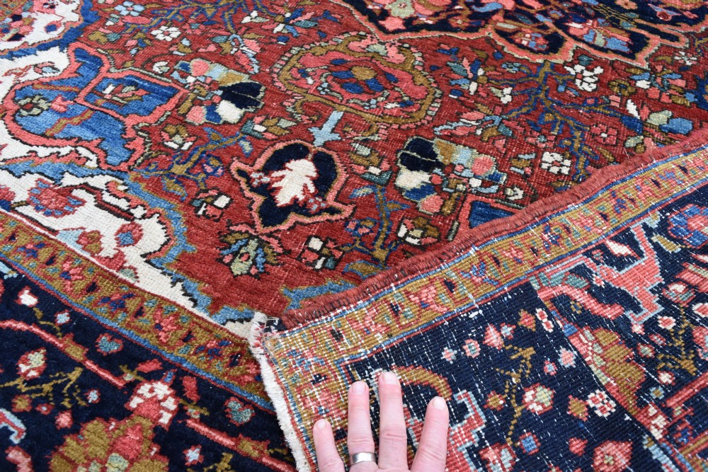 An antique Heriz rug 199x152cm View VI
