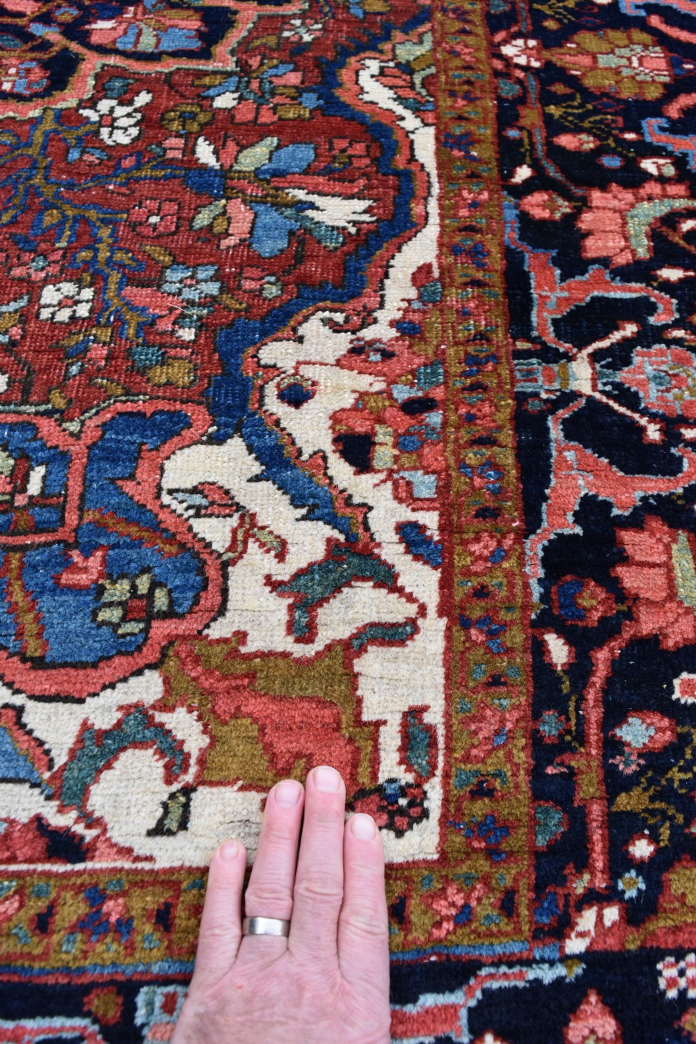 An antique Heriz rug 199x152cm View VII