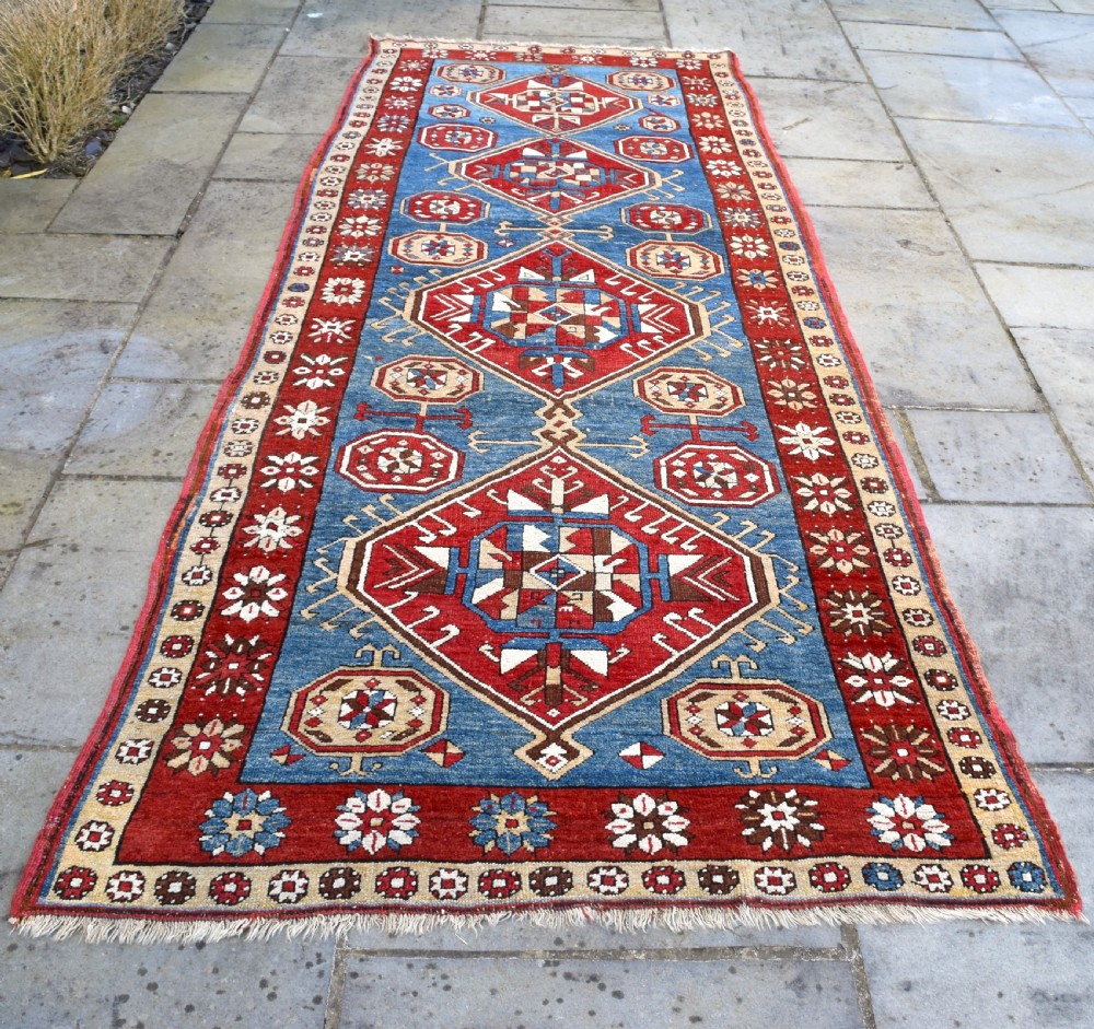 An antique Karapinar carpet 320x120 cm View II