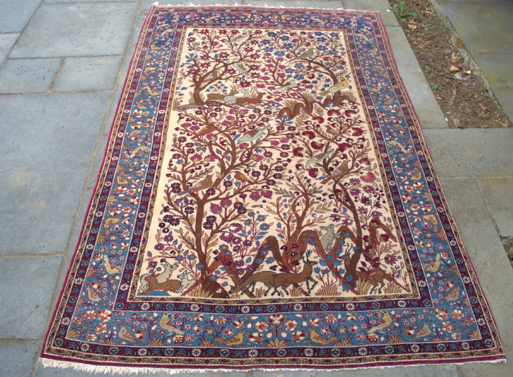 A fine Kirman rug 214x135cm View II