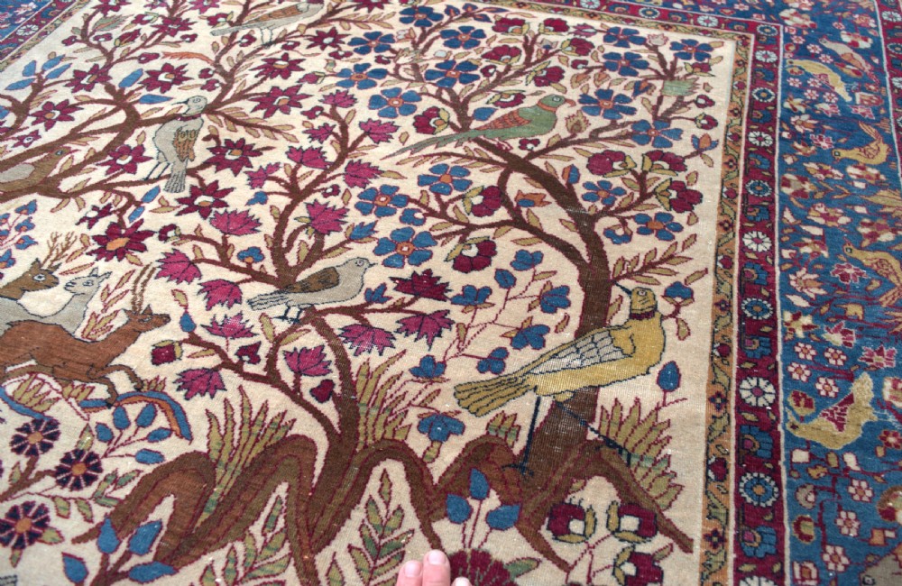 A fine Kirman rug 214x135cm View IV