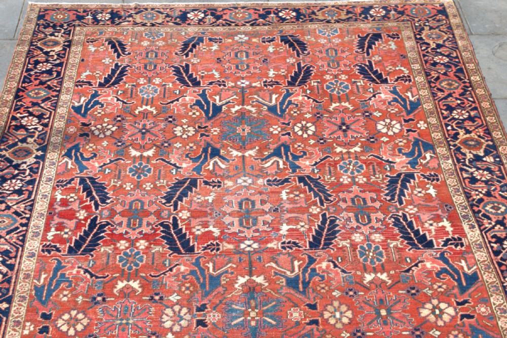 Antique Heriz carpet 335x273 cm View III