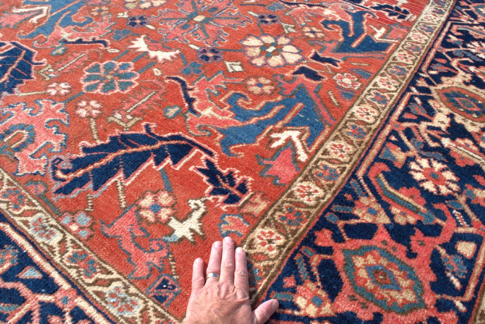 Antique Heriz carpet 335x273 cm View V