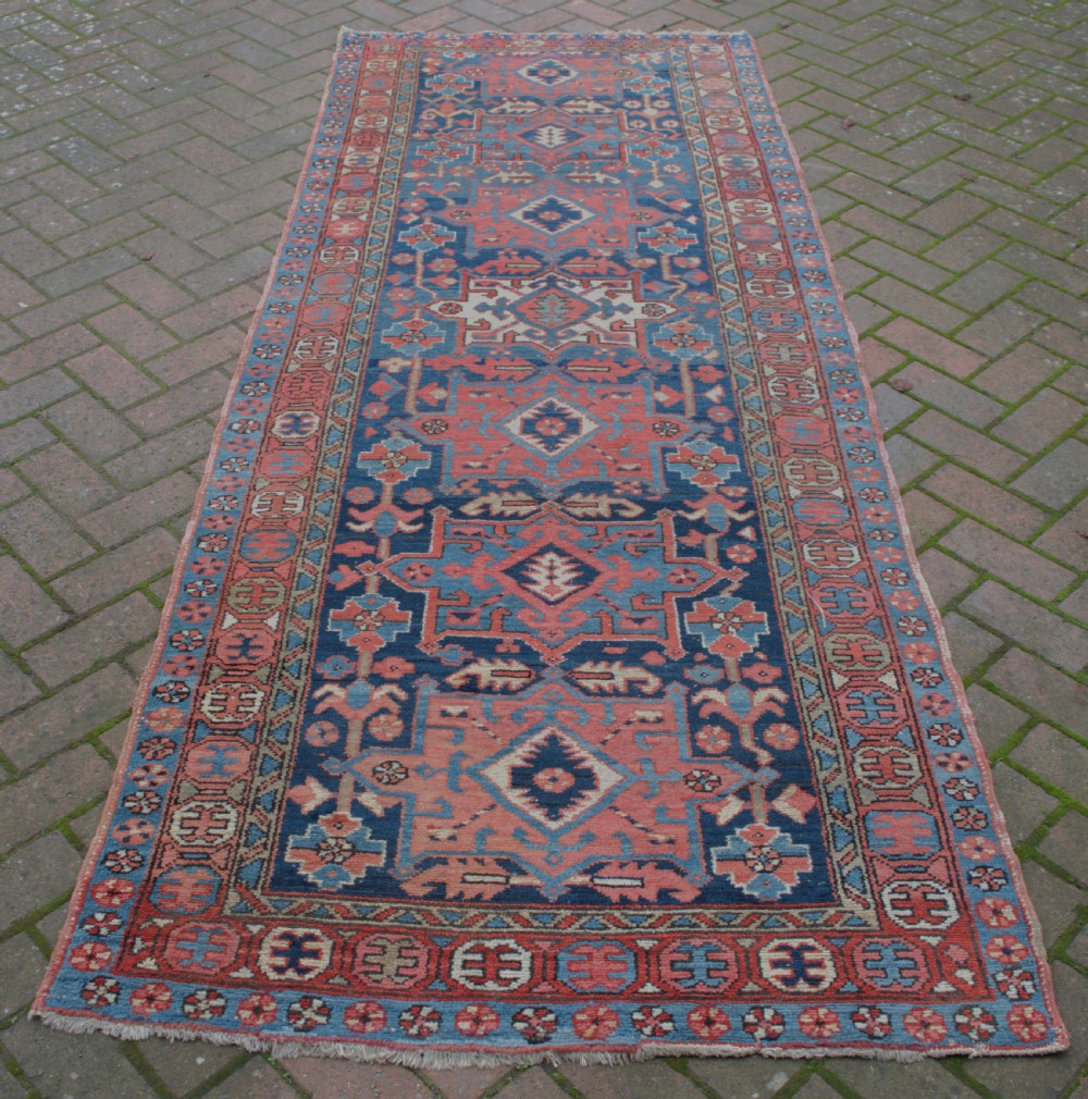 Antique Heriz rug 273x107 cm View II