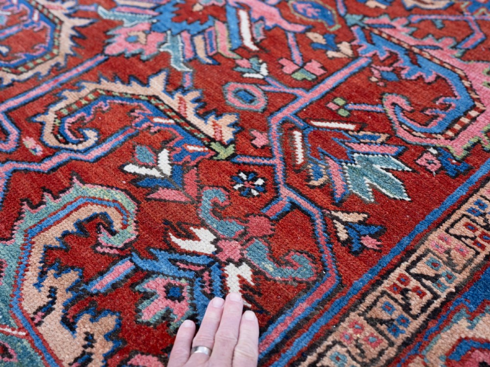 Small antique Heriz carpet 279x184cm View II