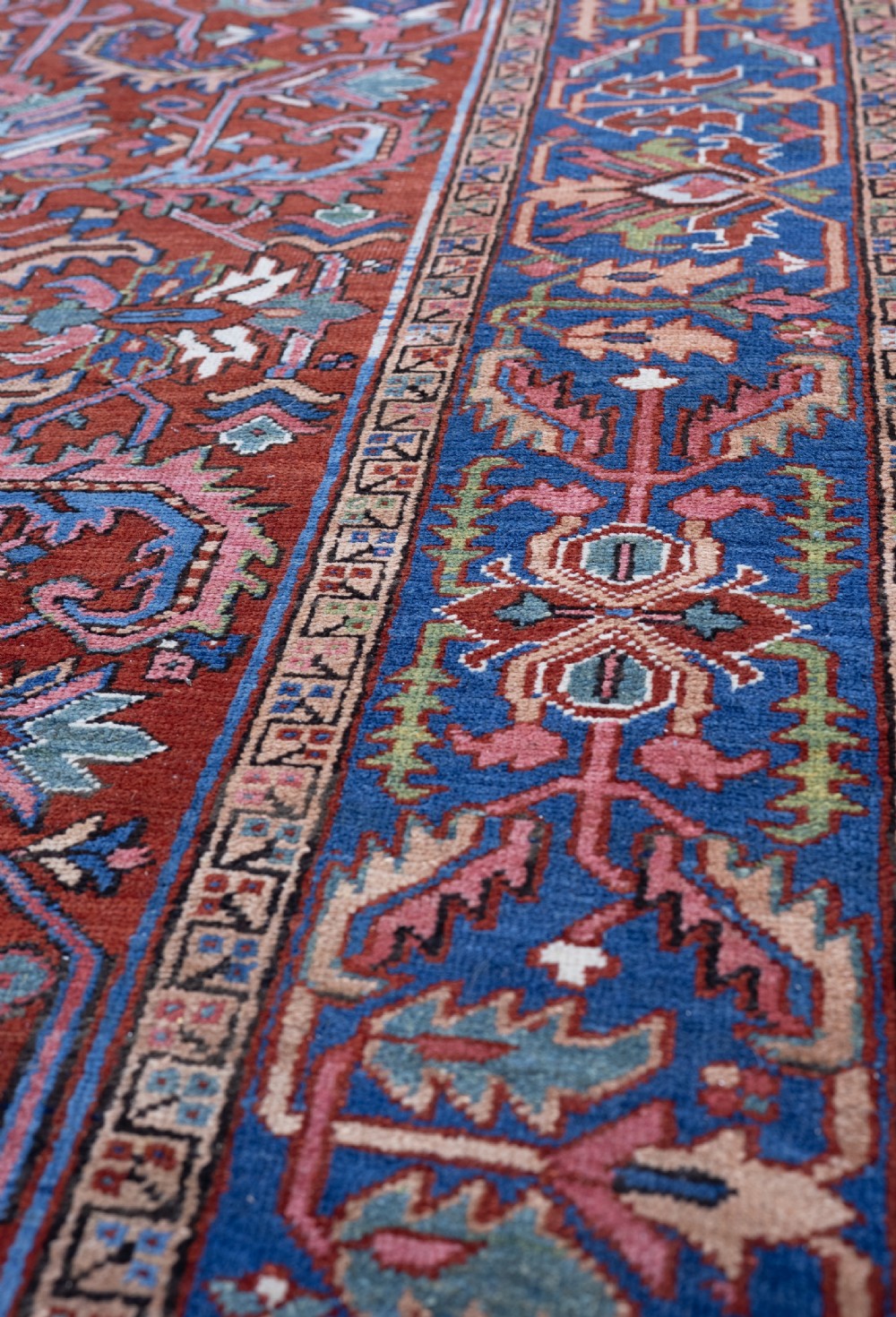 Small antique Heriz carpet 279x184cm View III