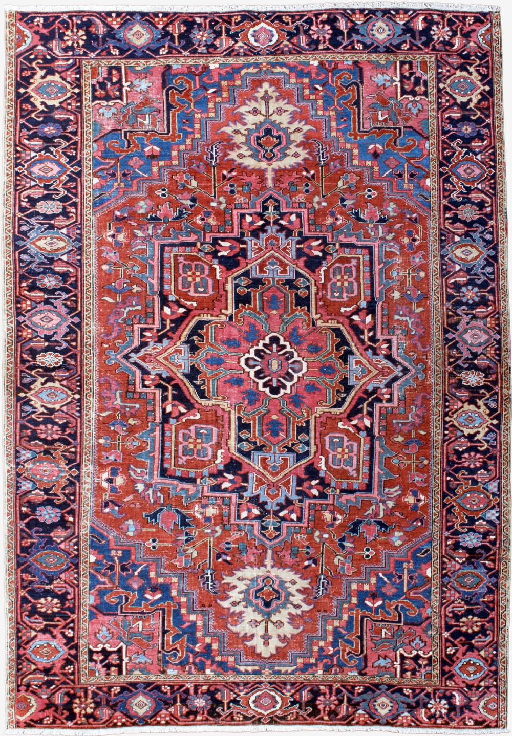 A fine small format Heriz carpet 290x195cm