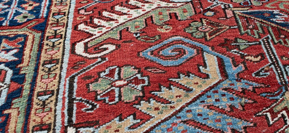 An antique Heriz Carpet 314x224cm View VII