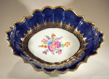 A Large Late 18th Century Worcester Bowl