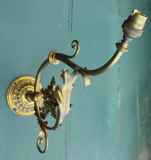 An Antique Victorian Brass Wall Light