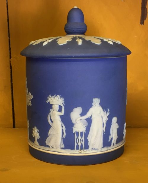 Wedgwood Blue Jasper Dip Jar and Cover with Classical Figures Making Offerings Beside a Sacrificial Altar