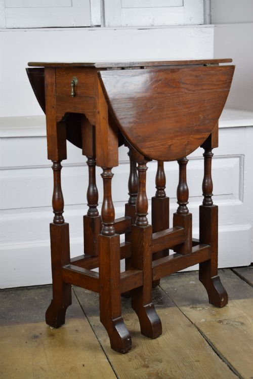Royal Memorabilia, Table Made from the Timbers of Queen Victoria's Yacht Hmy Osborne