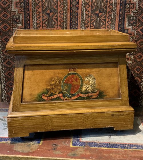 Victorian Faux Bois Pedestal Hand Painted with Royal Coat of Arms and Vr Cypher