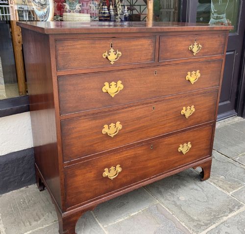 fig 1. Antique Georgian mahogany chest of drawers