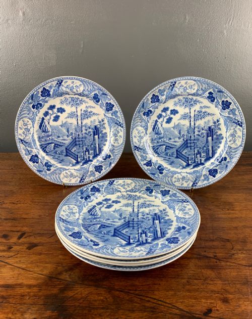 Six Wedgwood Pearlware Blue & White Plates in Blue Palisade Pattern