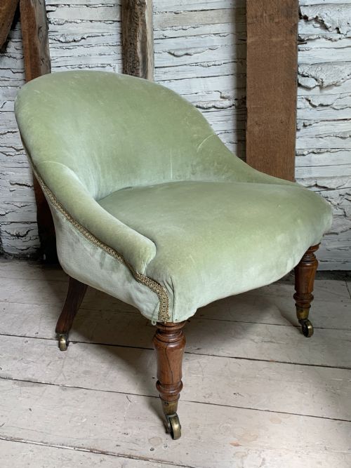 Good Quality Victorian Tub Back Occasional Chair with Rosewood Legs