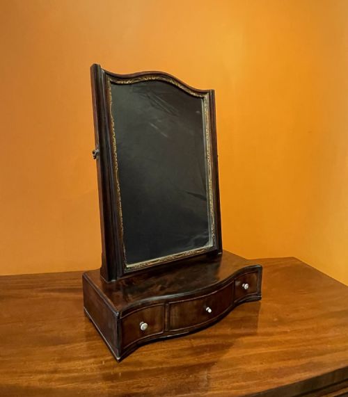GEORGIAN MAHOGANY SERPENTINE FRONT TOILET MIRROR - ADDITIONAL PHOTO 1