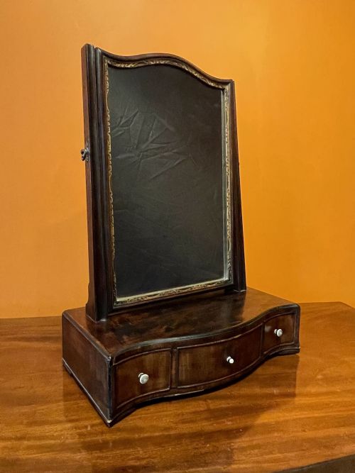 GEORGIAN MAHOGANY SERPENTINE FRONT TOILET MIRROR - ADDITIONAL PHOTO 2