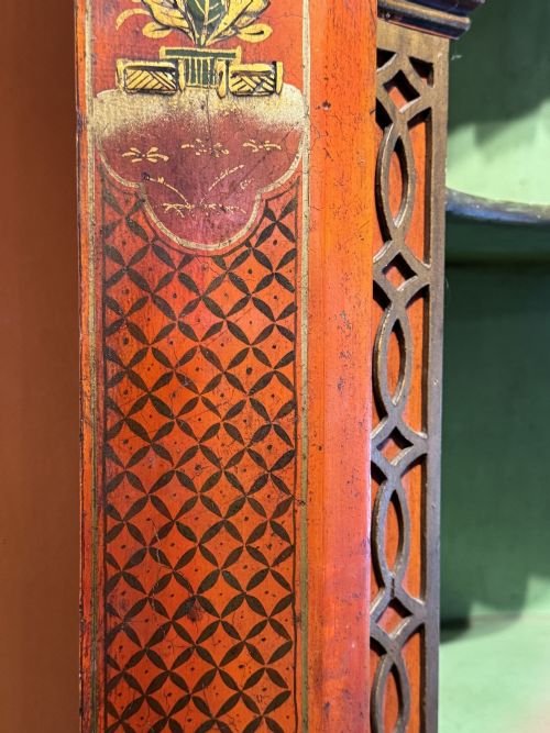 ANTIQUE RED CHINOISERIE CORNER CUPBOARD - ADDITIONAL PHOTO 5