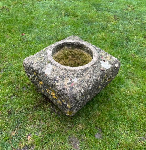 RECLAIMED STONE PLANTER MADE OF STONE FROM THE HOUSES OF PARLIAMENT DAMAGED IN THE BLITZ WWII - ADDITIONAL PHOTO 3