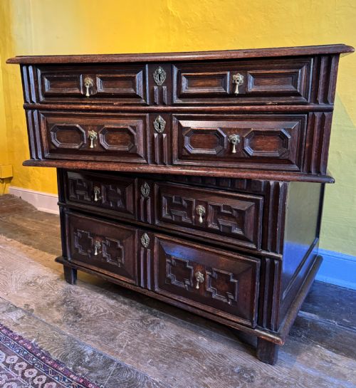 CHARLES II OAK TWOPART CHEST OF DRAWERS WITH GEOMETRIC MOULDINGS - ADDITIONAL PHOTO 5