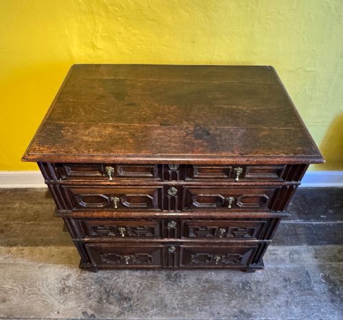 CHARLES II OAK TWOPART CHEST OF DRAWERS WITH GEOMETRIC MOULDINGS - ADDITIONAL PHOTO 8