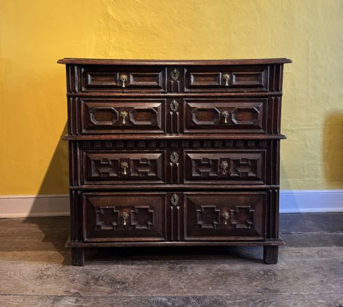 CHARLES II OAK TWOPART CHEST OF DRAWERS WITH GEOMETRIC MOULDINGS - ADDITIONAL PHOTO 12